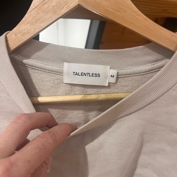 TALENTLESS Sweatpants and Crop Top Set - Picture 3 of 7